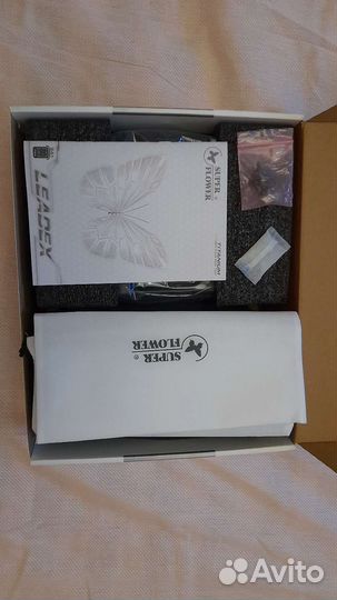 Блок питания Super Flower Leadex Titanium 1000W
