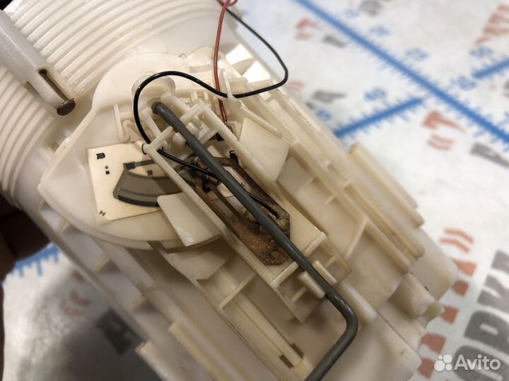 Рено Лагуна Датчик уровня топлива