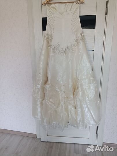 Свадебное платье 48 50 бу