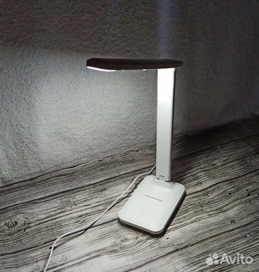 Настольный сенсорный светильник с 3 режимами
