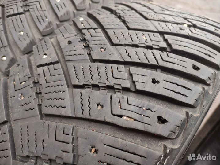 Goodyear Ultragrip Ice Arctic 215/60 R17