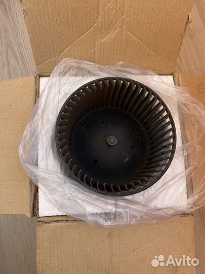 Моторчик печки Ауди 100