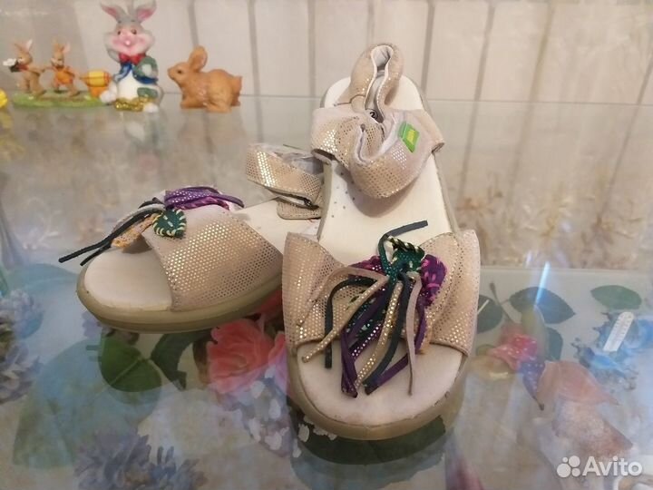 Босоножки для девочек (новые)