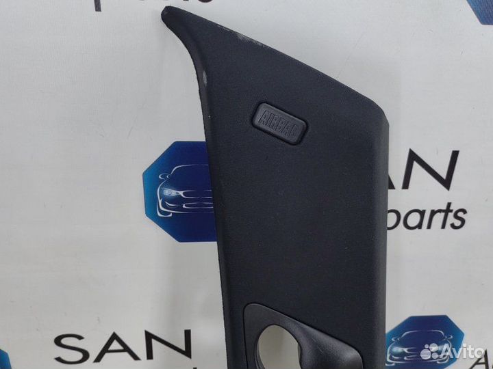 Накладка задней стойки задняя правая Bmw X5 E70