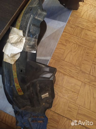 Подкрылок передний правый honda civic 4D