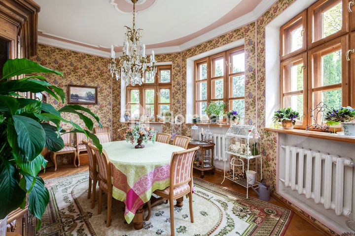 Дом 432,2 м² на участке 16,5 сот.