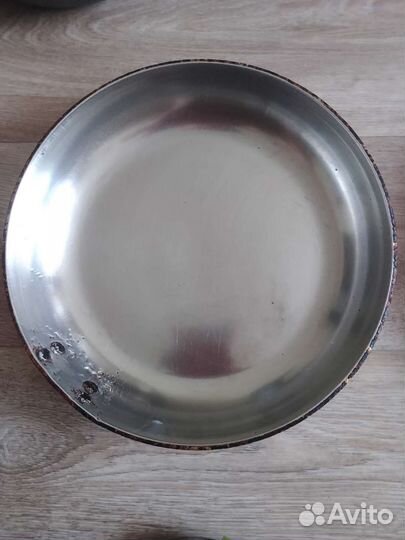 Сковородки б/ у- много