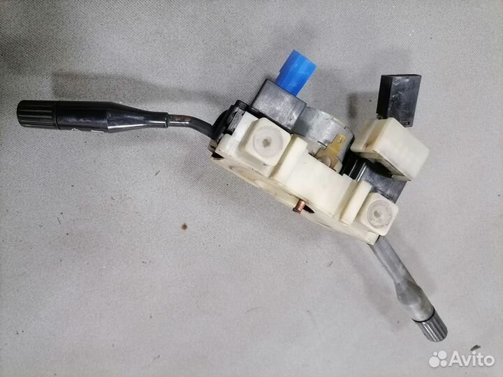 Блок подрулевых переключат.Nissan Bluebird 1987