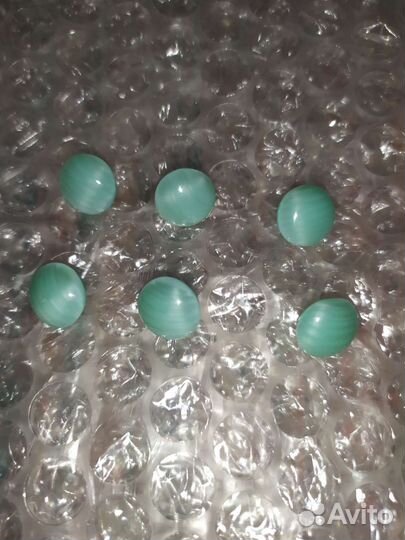 Пуговицы урановое стекло