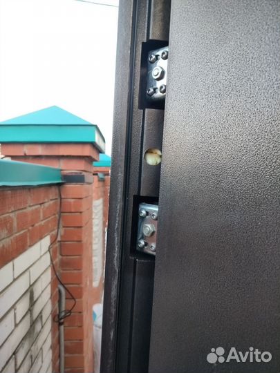 Входная стальная дверь и межкомнатные