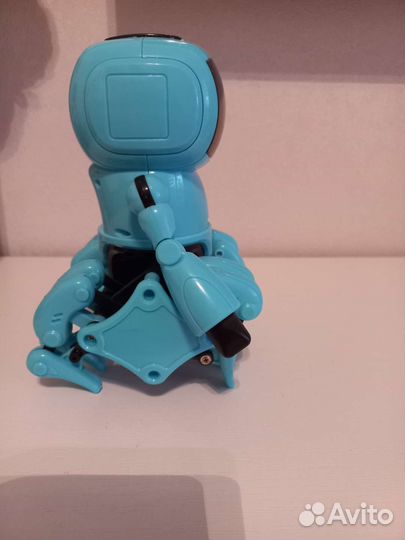 Игрушка робот
