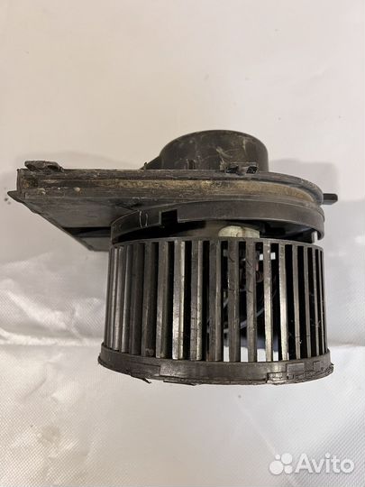 Моторчик отопителя печки Volkswagen Golf 4