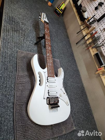 Электрогитара Ibanez Jem Jr с кейсом