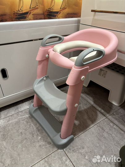 Детское сиденье на унитаз
