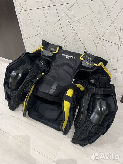 Нагрудник вратарский CCM premier PRO D30