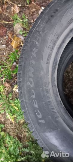 Pirelli Winter Ice Control 215/65 R16
