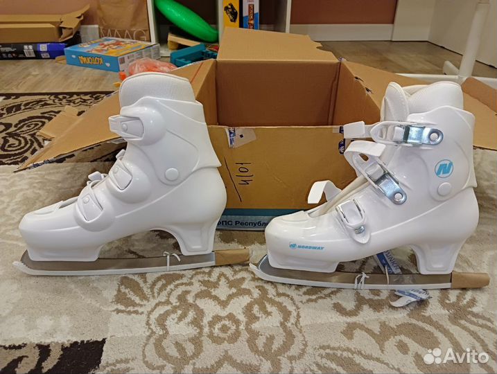 Коньки фигурные женские 40 размер