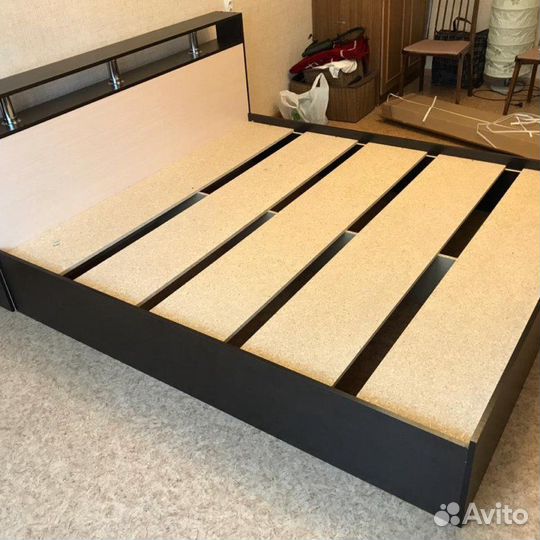 Кровать двуспальная