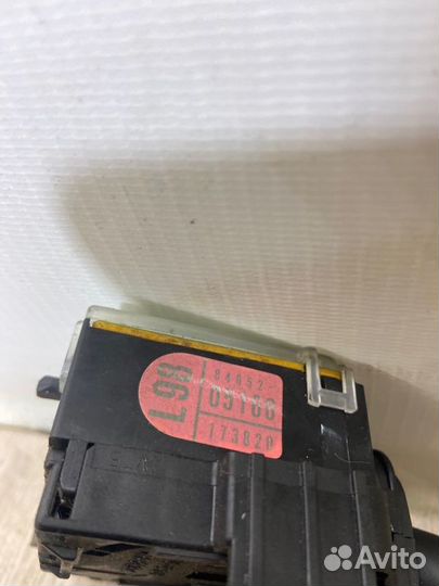 Подрулевой переключатель правый Toyota Avensis T25