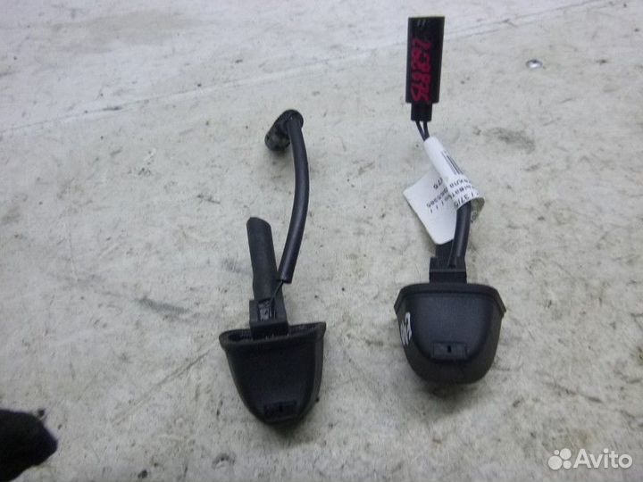 Форсунка омывателя лобового стекла BMW E90/E91 200