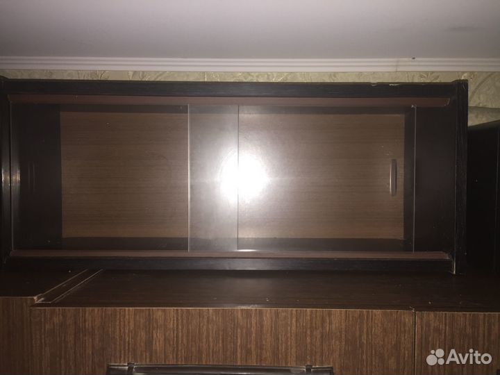 Книжные полки со стеклом