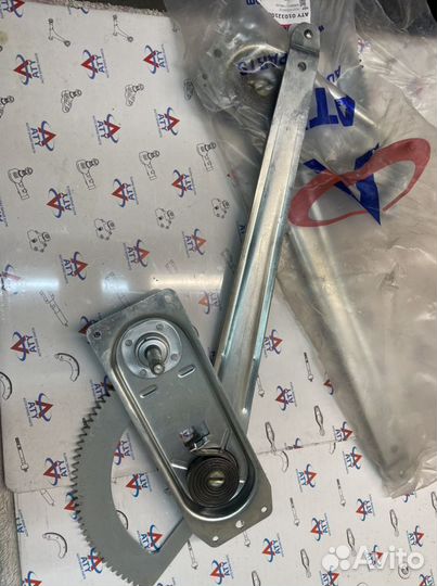 Стеклоподъемник передний правый Ford Transit 2.4