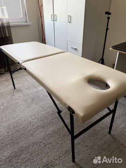 Массажная кушетка
