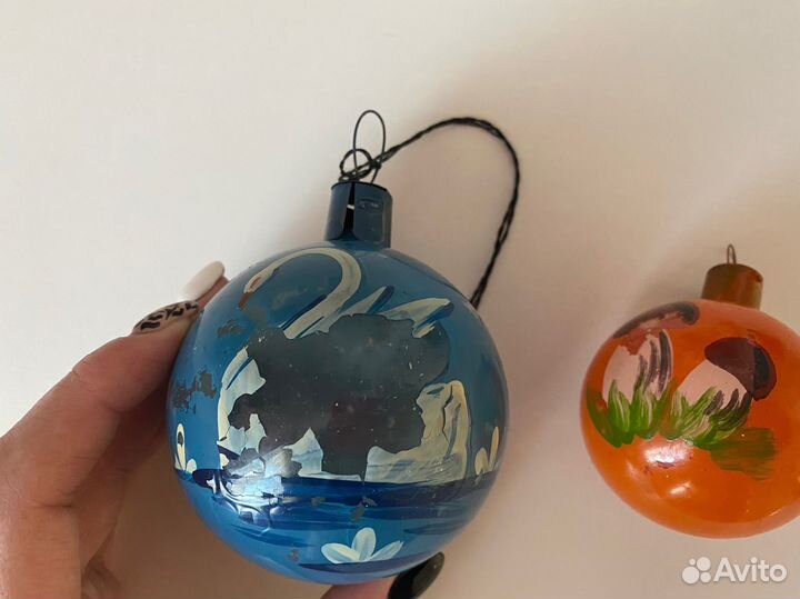Шары. Толстое стекло. Лебедь. Грибочки