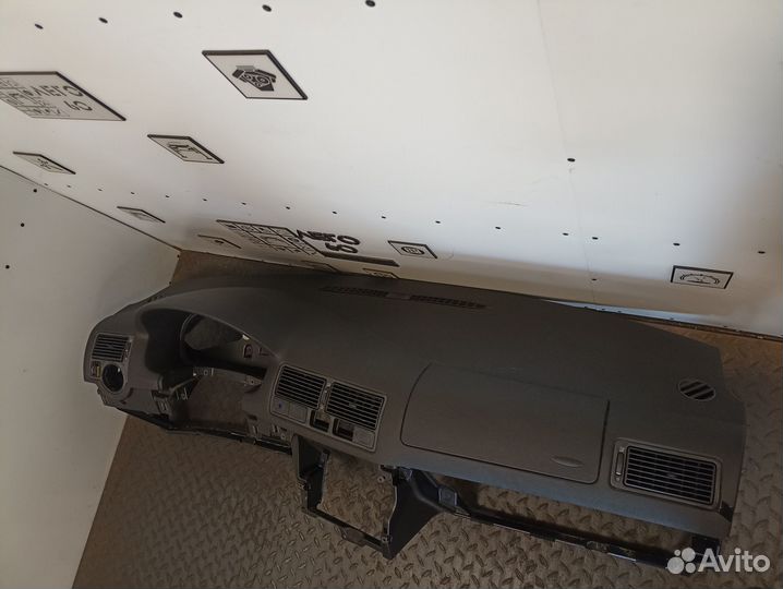 Торпедо для VW Golf 4