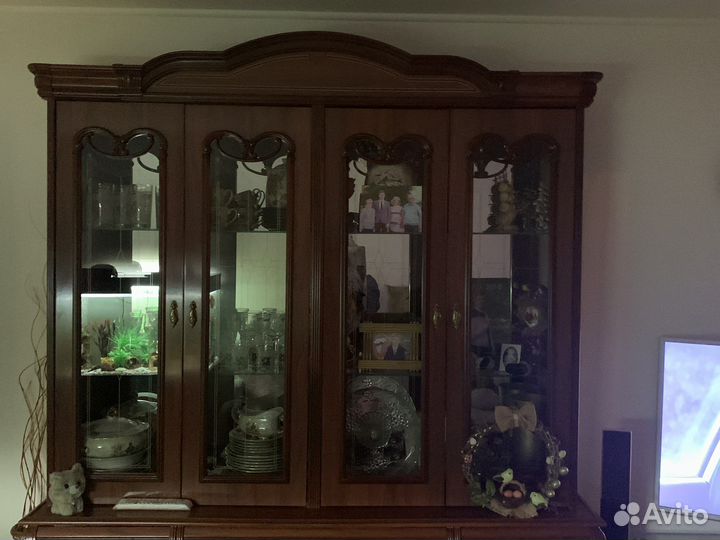 Шкаф сервант