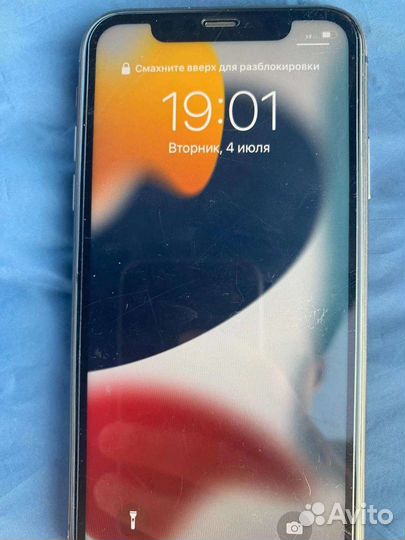 Телефон iPhone 11