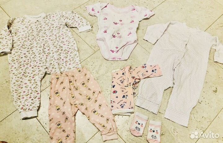 Два больших пакета вещей 68