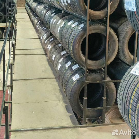 Chaoyang SU318A 215/60 R17 96H