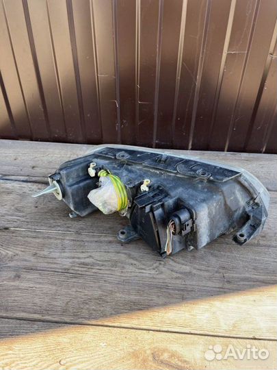 Фара передняя левая Volkswagen Passat 2.0