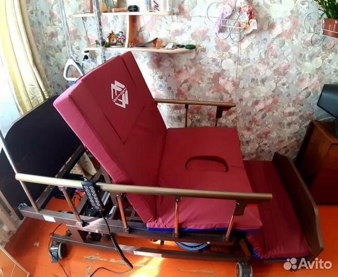 Медицинская кровать мет для лежачих больных рассро