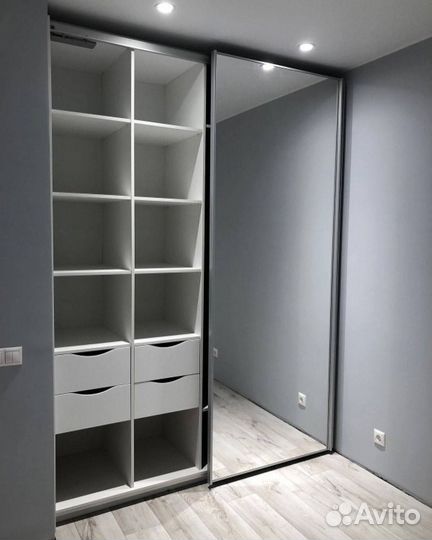 Шкаф в прихожую