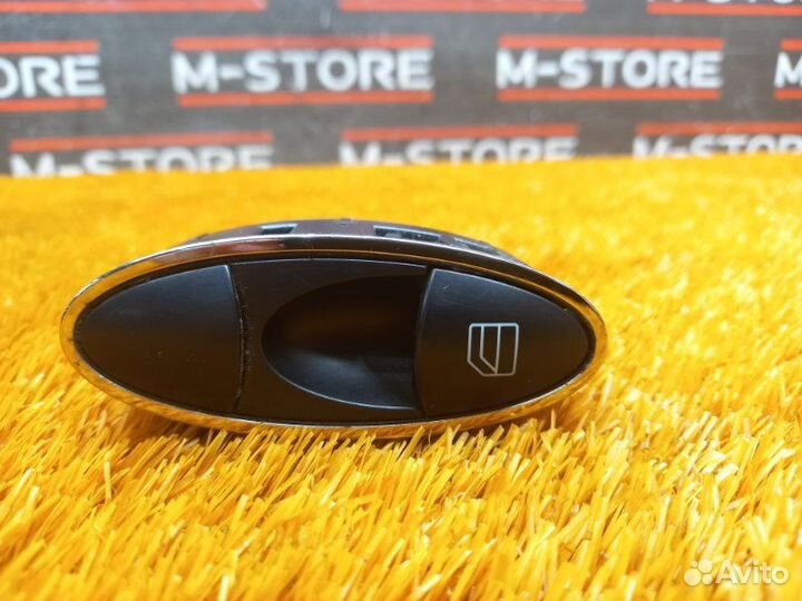 Кнопка стеклоподъемника задняя левая Mercedes-Benz