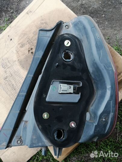 Фонарь задний левый