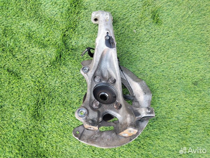 Ступица передняя левая Lexus Ls600Hl UVF46 2UR-FSE