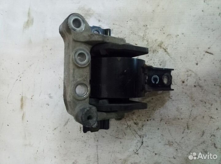 Кронштейн двигателя правый Mitsubishi ASX