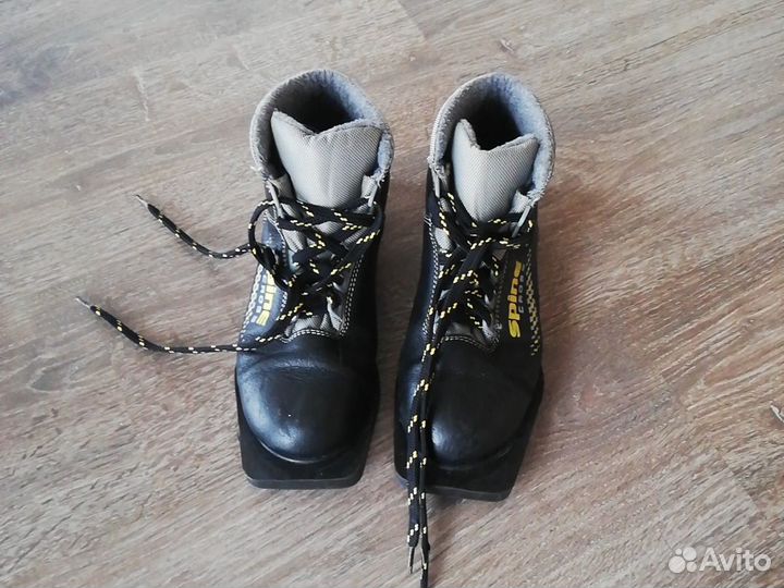 Лыжные ботинки 36 размер