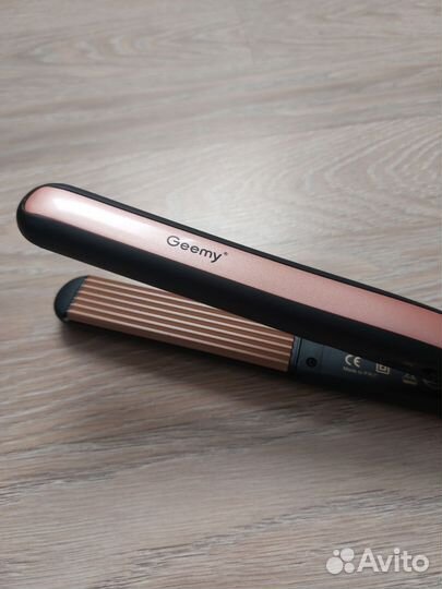 Утюжок-гафре для волос geemy GM 2955