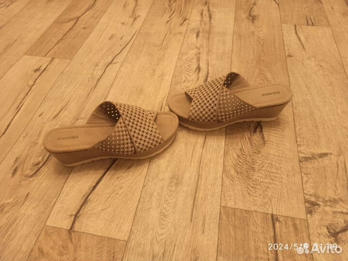 Шлепанцы женские 39 размер