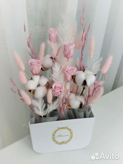 Букет с розами, композиции из сухоцветов