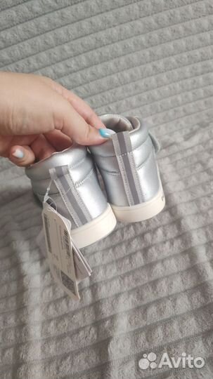 Новые ботинки для девочки