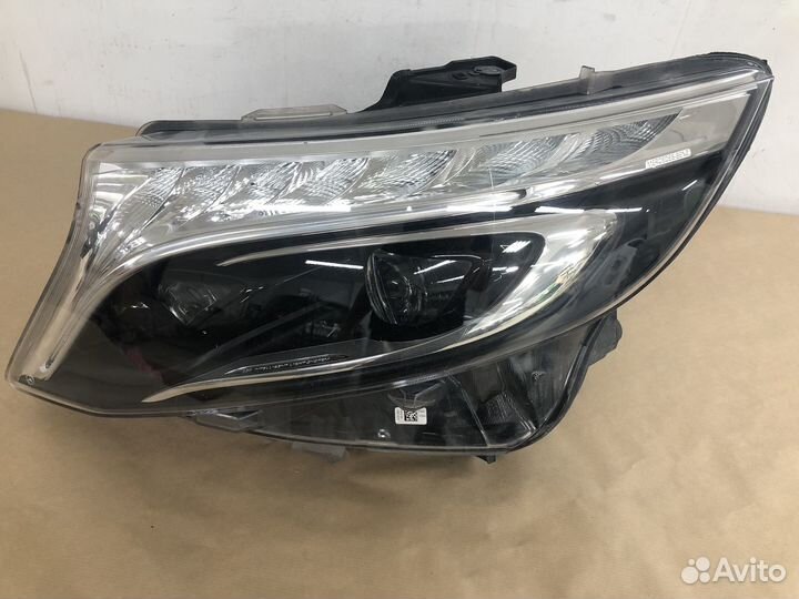 Фара передняя левая A4479061801