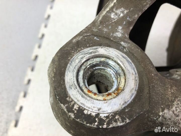 Ступица кулак задний левый Lexus LS460 LS600