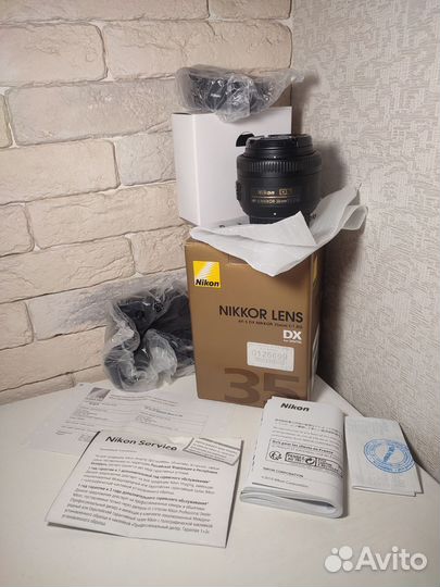 Объектив Nikon 35mm 1.8G DX