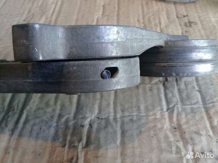 Натяжитель ремня грм двс 1.8 ADR VW Passat B5