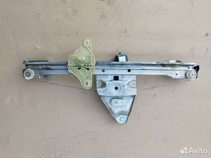 Передний правый стеклоподъёмник Renault Duster 2